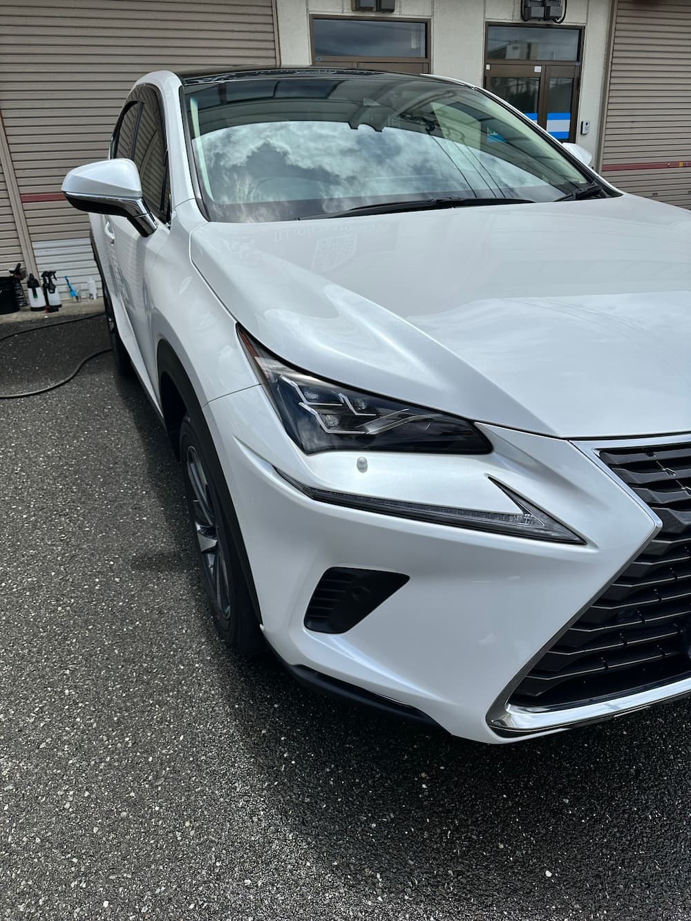 K様　LEXUS　NX300h　手洗い洗車